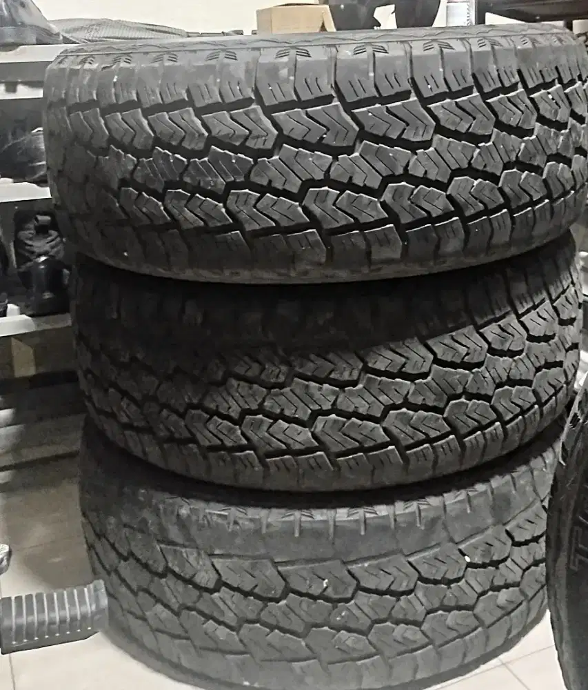 Ban sailun bekas pajero