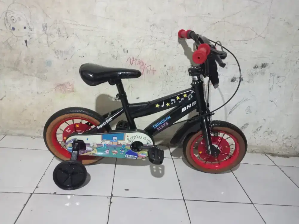 SEPEDA ANAK COWOK UKURAN 12 PLUS RODA BANTU KOKOH SIAP PAKAI