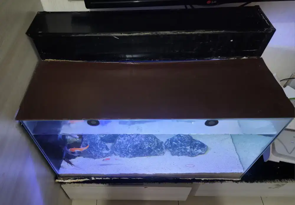 DiJual Aquarium full set ukuran 70 x 40