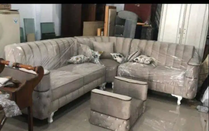 Sofa nyaman, ruang tamu jadi makin istimewa