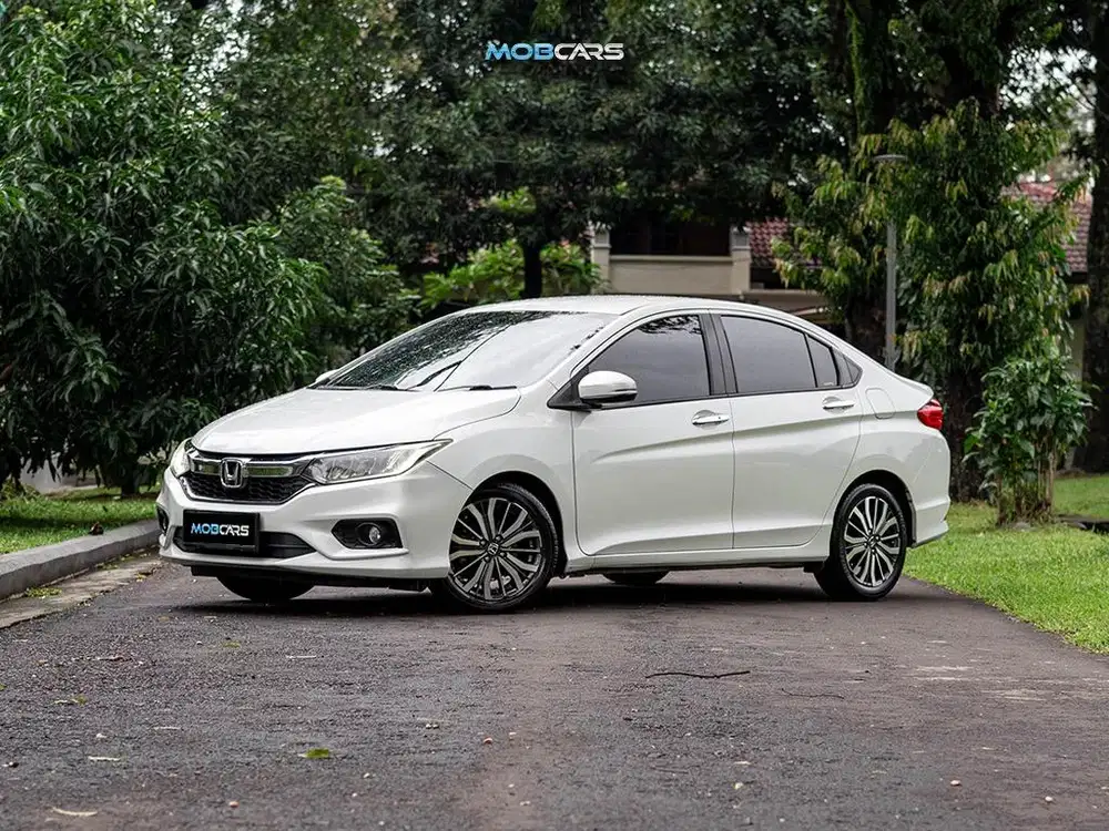 TERMURAH!! LOW KM HONDA CITY E MATIC 2017 PUTIH CASH