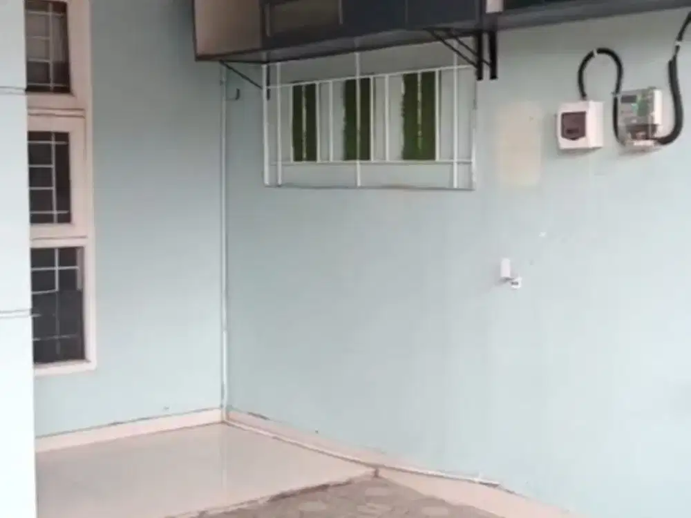 Dijual Rumah 2 lantai Shm di Cluster Akasia Taman Royal