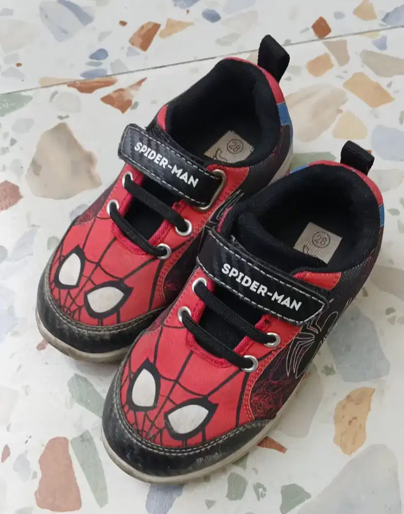 Sepatu anak Preloved