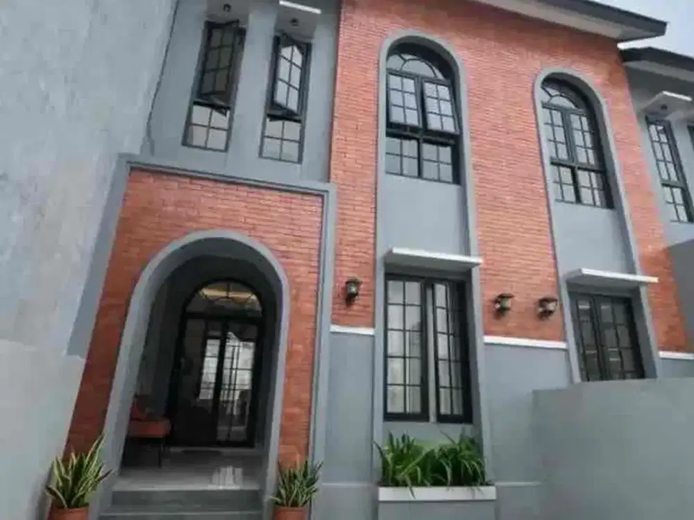 Rumah 1 Man, baru 5 x 20 row jalan 3 mobil 2 lantai dekat Merr surabaya