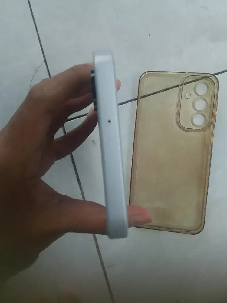 Mau jual hp sendiri, samsung a16  8/128 gb 4g unit