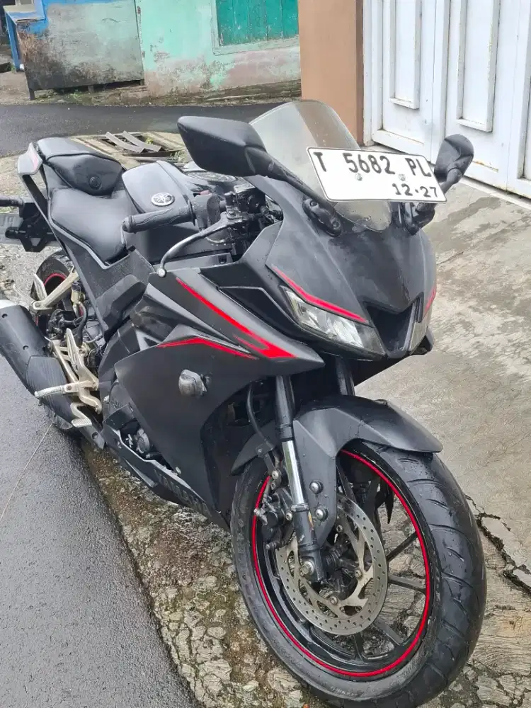 Yamaha R 15 V3 black