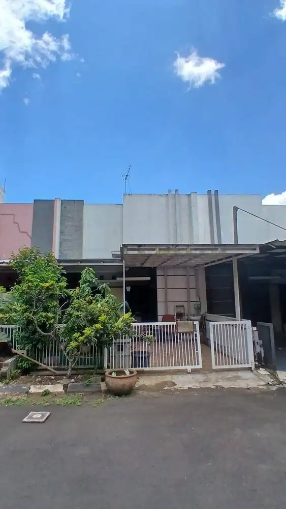 Jual Rumah Mungil di Lingkungan Asri