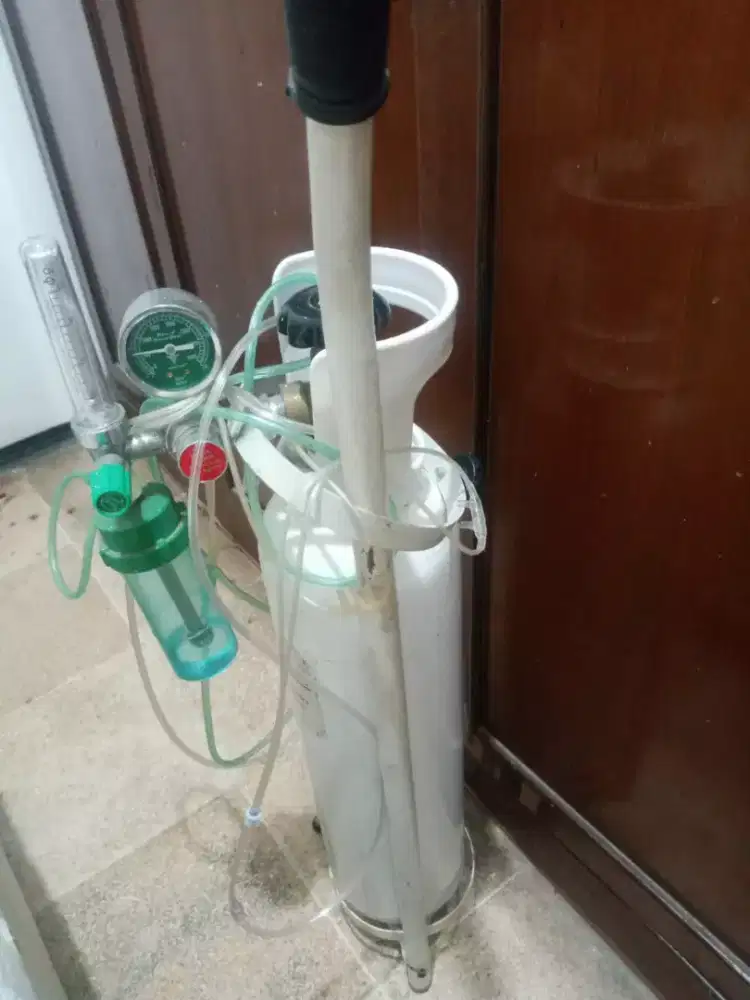 Tabung Oksigen dan Regulator