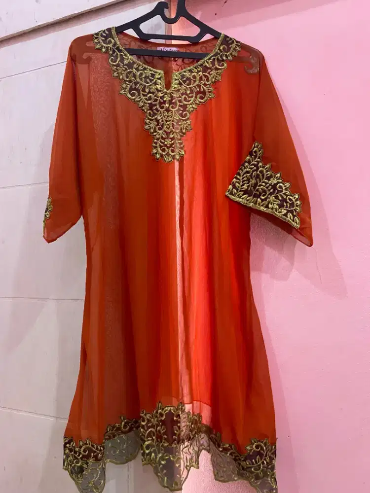 Tunik Bordir Emas Cantik