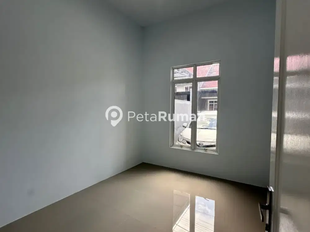 DISEWAKAN RUMAH JALAN SWADAYA KOMPLEK THE THAMES (RICKY ANTONIO)