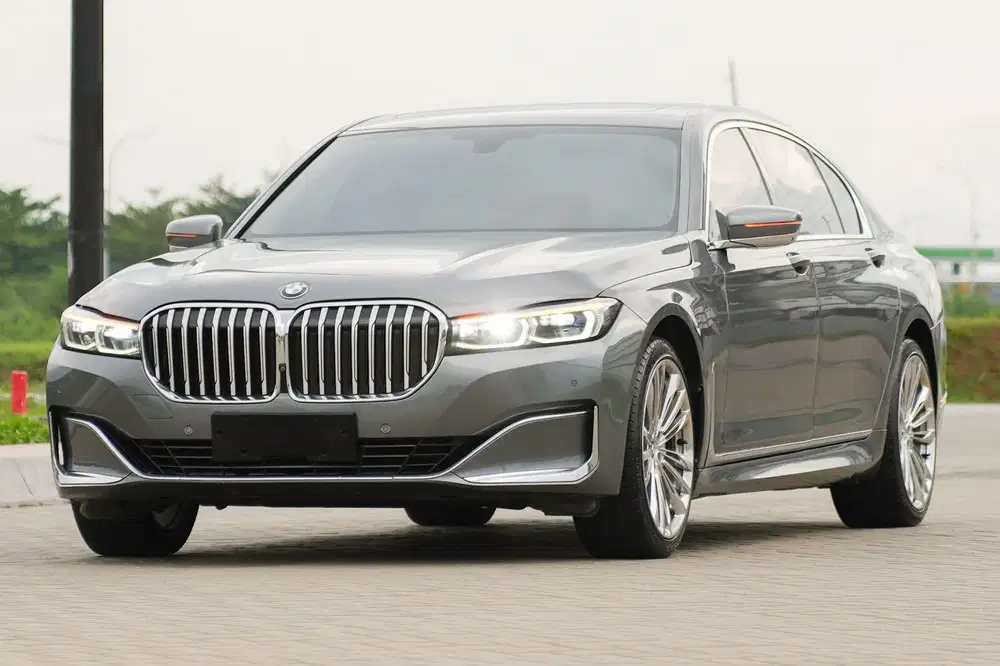 (DP 85jt) BMW 740Li Facelift Opulence 2016 (G12)