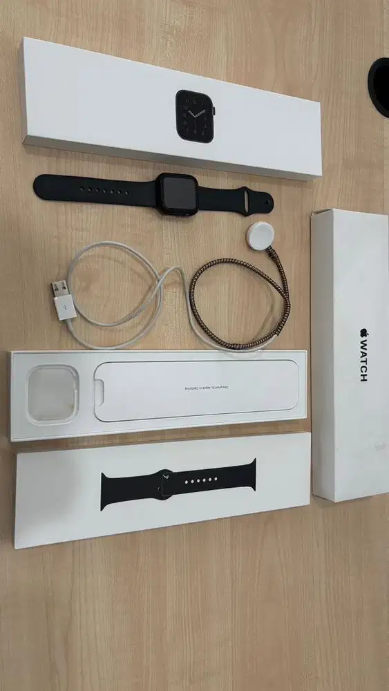 Dijual Apple Watch SE GEN 1 40MM - Mulus