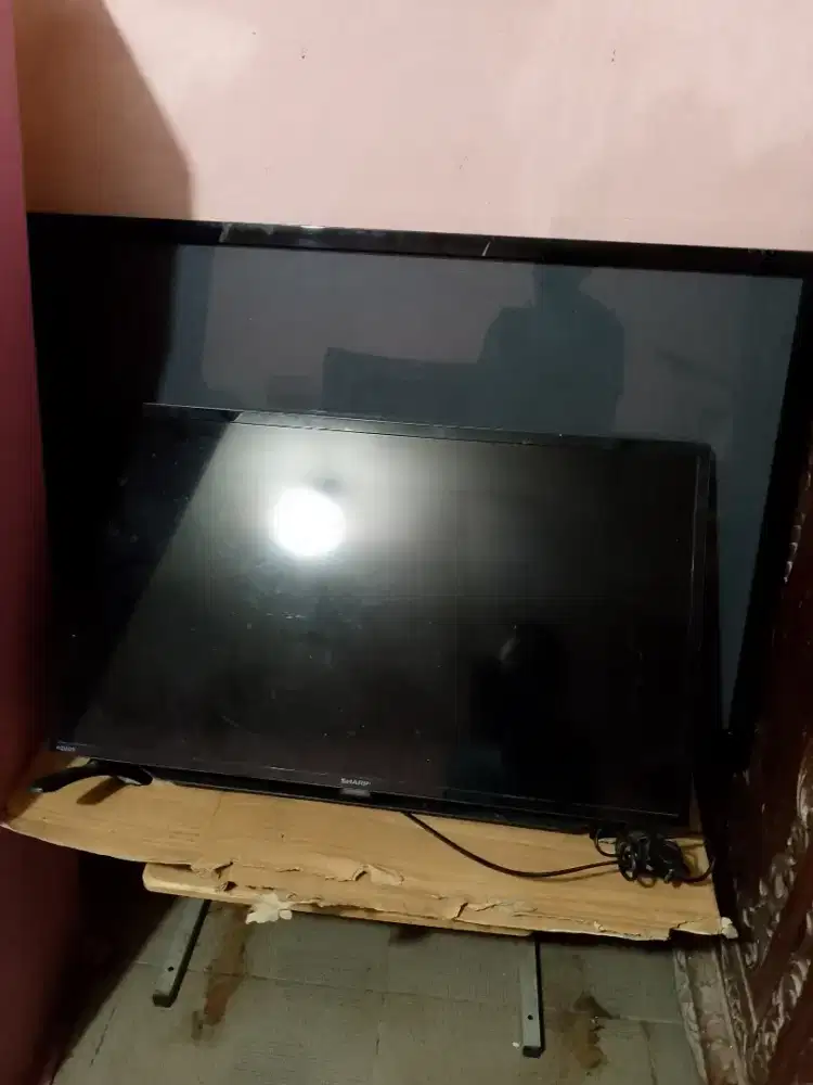 Dijual TV merk Sharp dan Samsung 32 inch dan 45 inch,