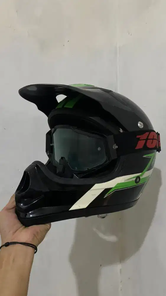 D tracker , helm, knalpot