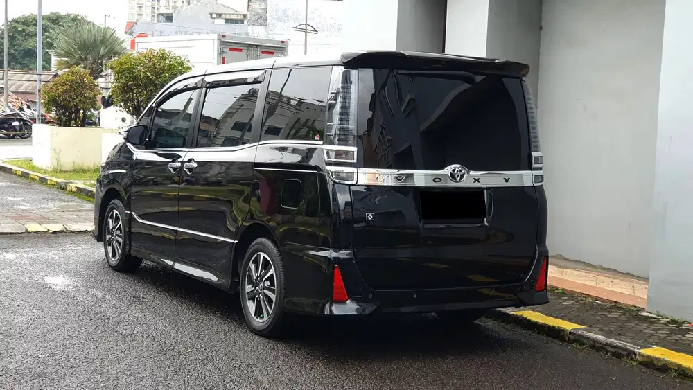 Toyota Voxy 2021 Bensin