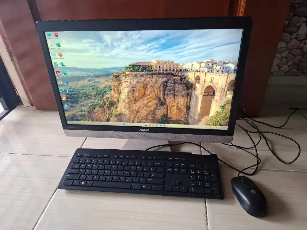 PC AIO MEREK ASUS I5GEN7