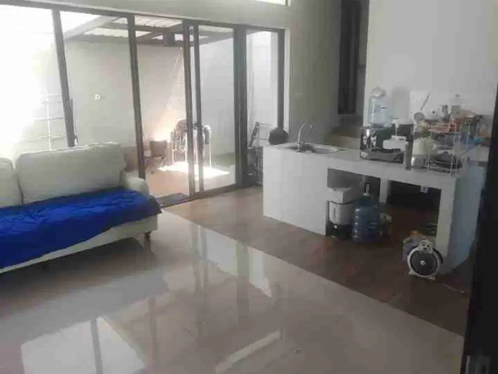 Dijual Cepat Rumah Hoek Eksklusif di Summarecon Bandung