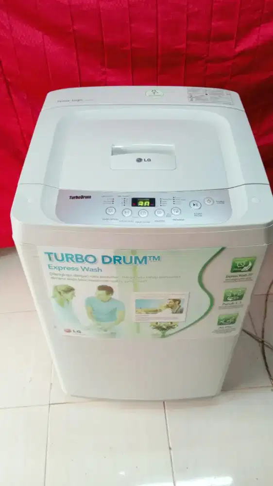 di jual mesin cuci 1tabung otomatis
merek LG
muatan 8 kilo
