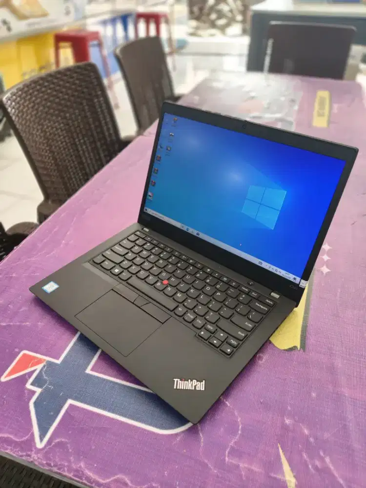 Obral laptop Lenovo Thinkpad x390 C15 ram 8gb SSD 256gb