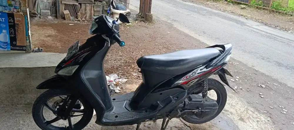 DI JUAL YAMAHA MIO HITAM 2006 TANPA PERANTARA