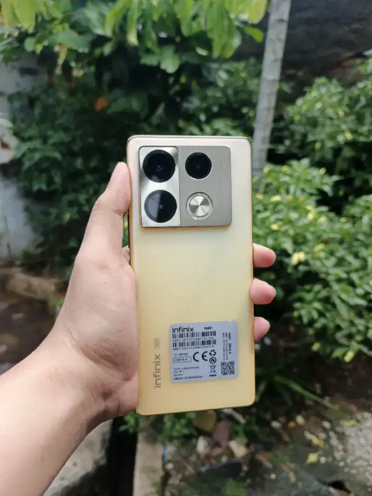 Infinix note 40 Pro 5G ram 8/256 GB