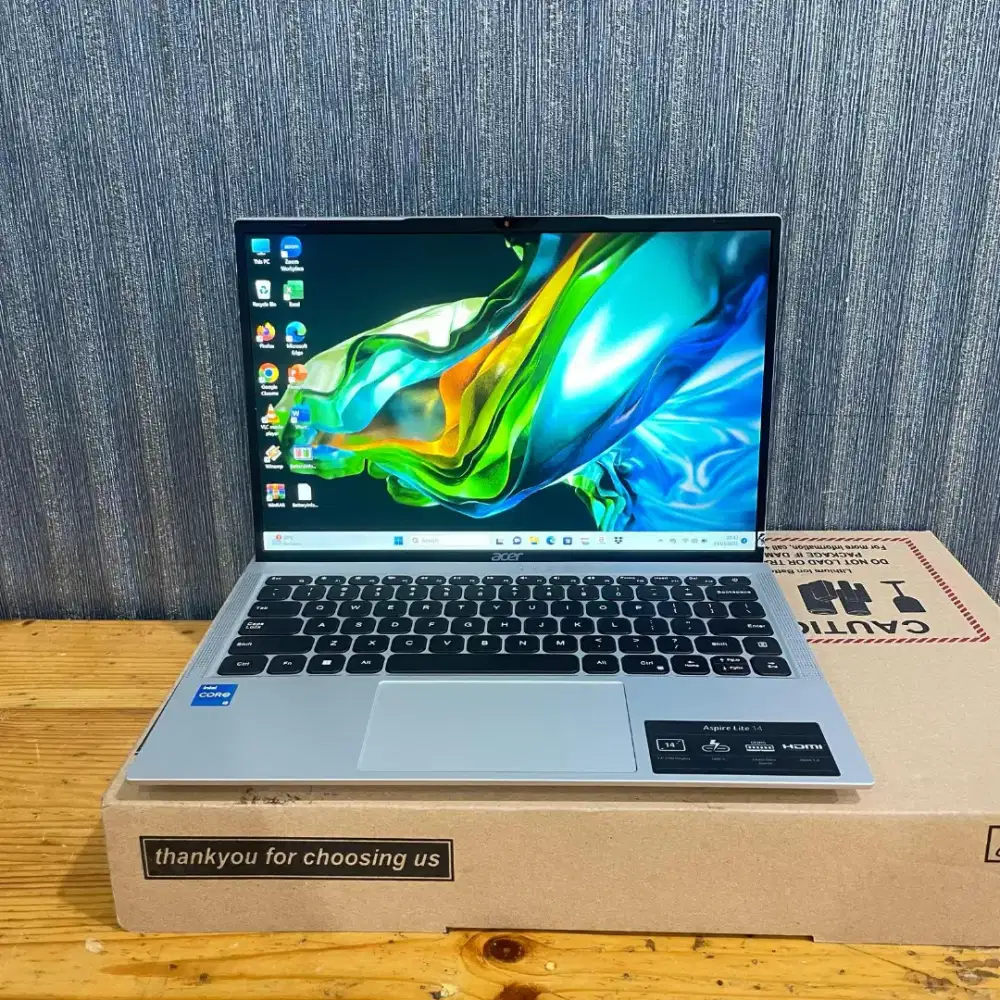 Acer Ram 16GB/512GB DDR5 Core i5-1235U Slim Mulus 100% Jrg d pakai