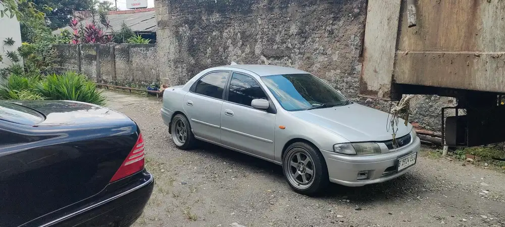 Mazda 323 1998 Bensin