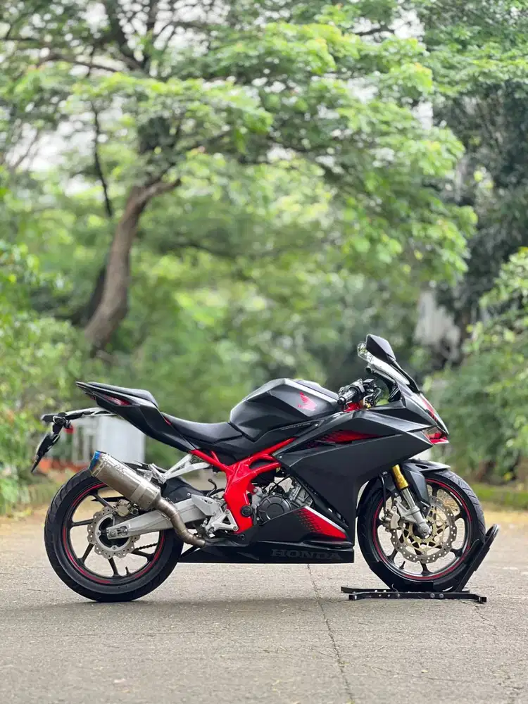 HONDA NEW CBR 250RR NON ABS 2022 HITAM LOW KM FULL MULUS