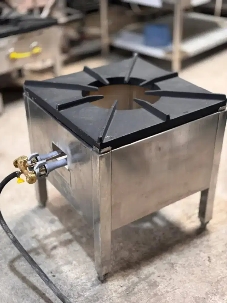 KOMPOR STOCKPOT

Ukuran 50x50x55
Tungku baru

Harga 2.100.000