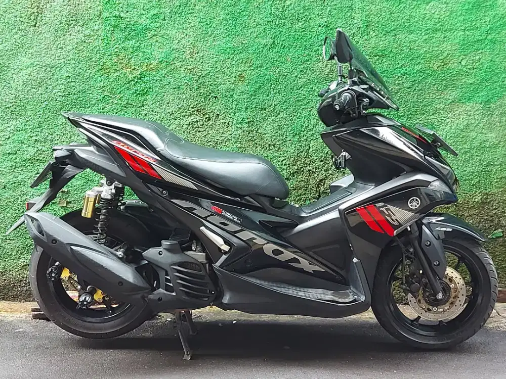 Yamaha Aerox Hitam Metalik 2017