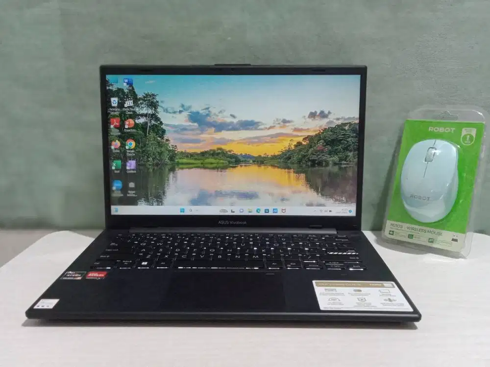 ASUS VIVOBOOK E1404FA//VGA RADEON GRAPHIC//RYZEN 3-7320U