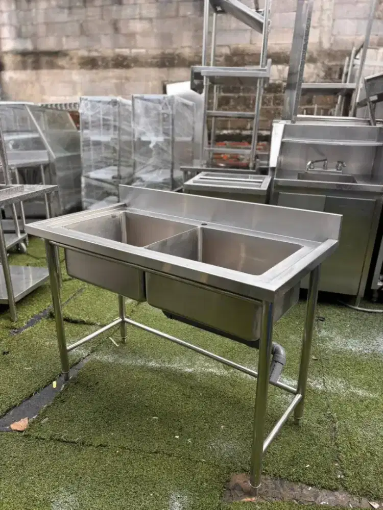 SINK 2 LUBANG

Ukuran 120×60×85 
lubang sink 50×40×30 
Harga 3.100.000