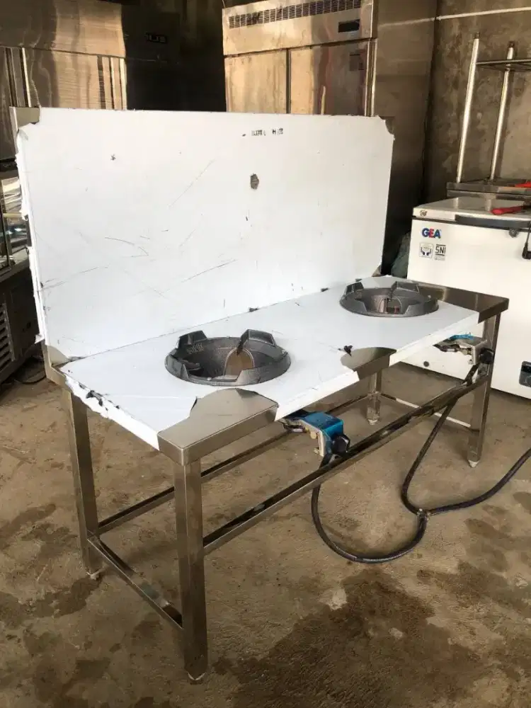 Kompor 2 Tungku High Pressure
Uk 143x57x67

harga 3.200.000