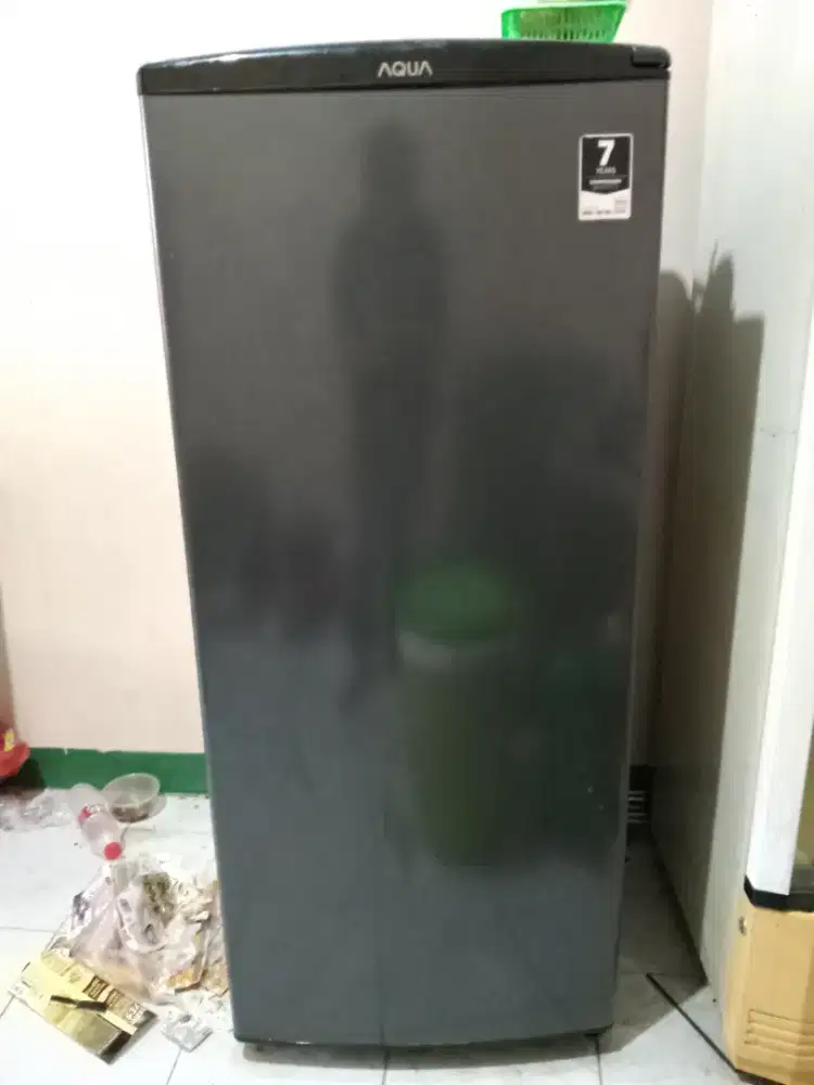 Kulkas Full Freezer AQUA 8 rak