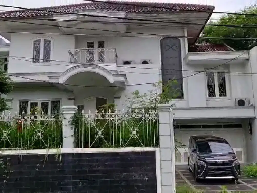 Dijual / Disewakan Rumah 2 Lantai Semi Furnish Dekat Dengan MRT di Taman Lebak Bulus, Cilandak, Jakarta Selatan
