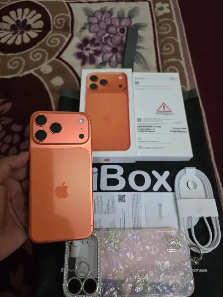 iphone 17 pro max 256gb resmi iBox,fulset original,seken rasa baru