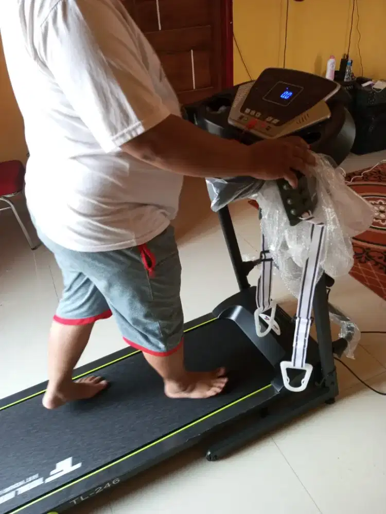 Ready treadmill elektrik harga nego,garansi service