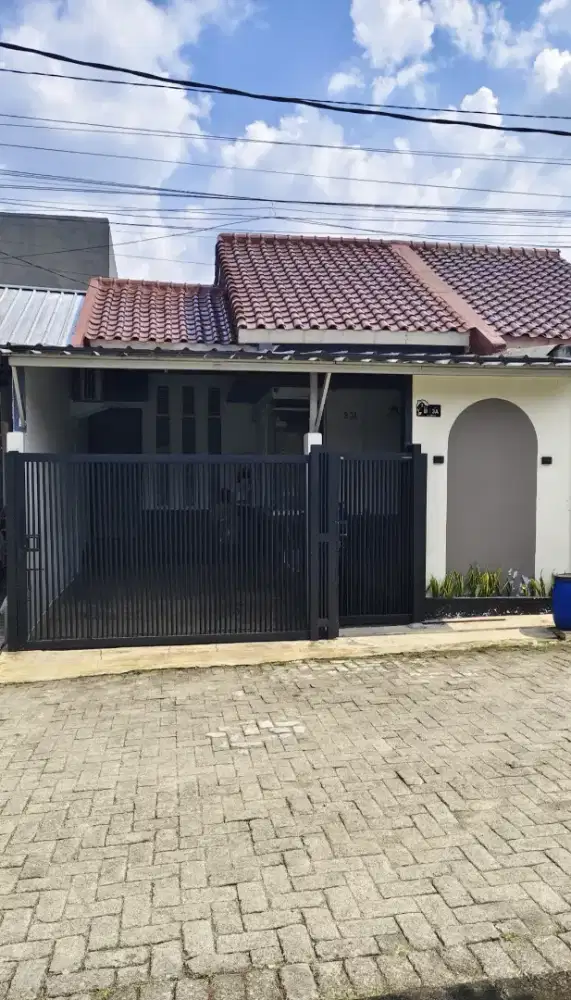 Dijual Rumah Bagus Pinggir Jalan Raya Semplak