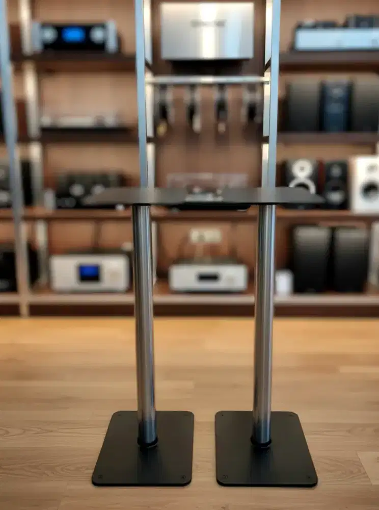 Stand/ jagrak speaker. BESI tebal dan stainless steel (kondisi BARU)