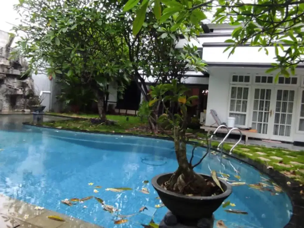 Dijual Rumah Jalan Gaharu Cipete Jakarta Selatan. Luas 786M Ada Swimming Pool