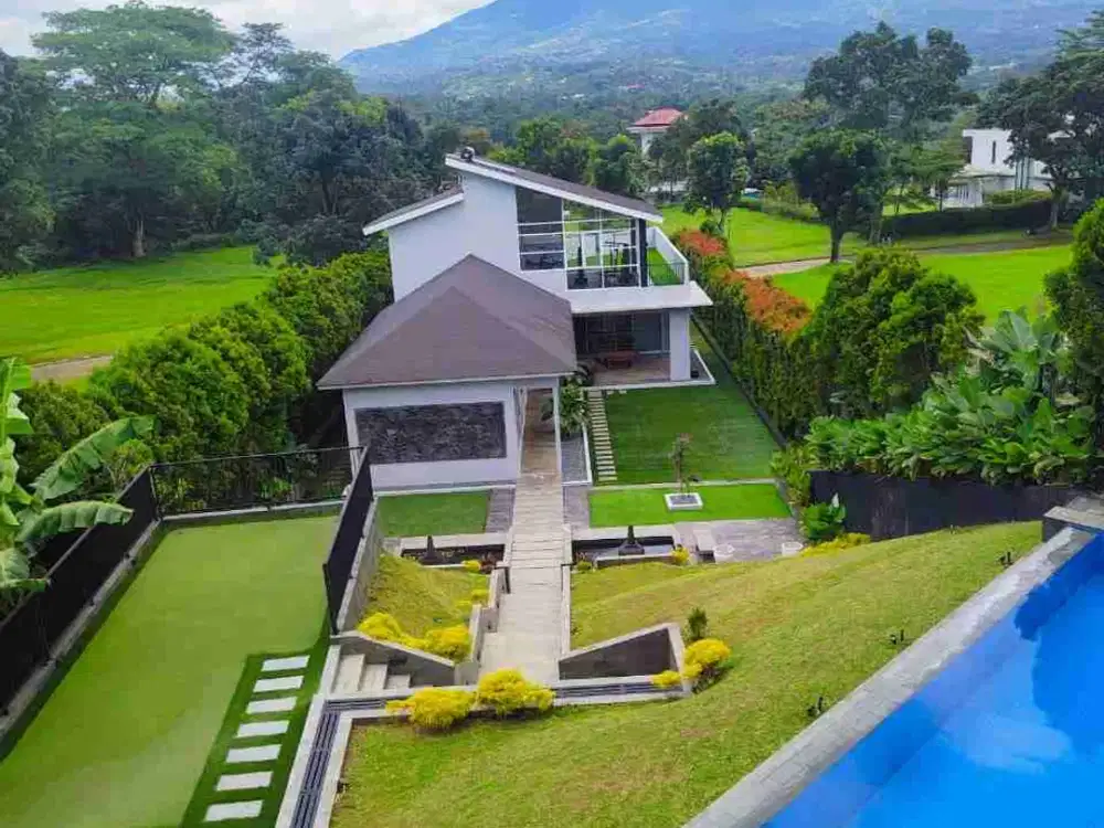 DIJUAL RUMAH MEWAH DENGAN VIEW GUNUNG DI RANCAMAYA GOLF ESTATE