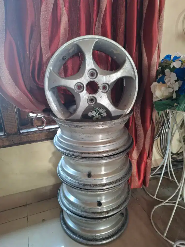 Velg R 13 , Bekas Mobil Karimun Kotak