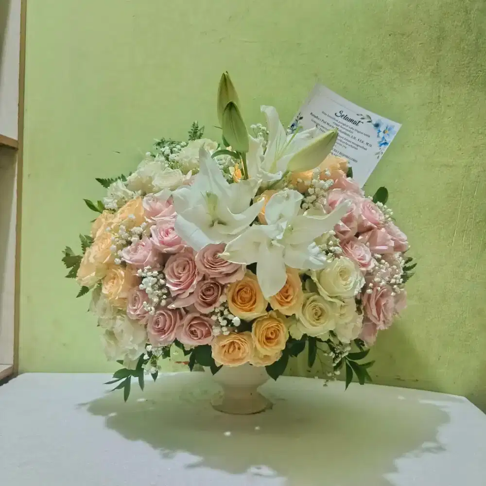 Rangkaian bunga meja