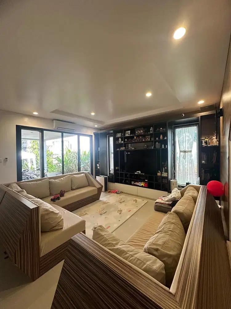 Dijual Rumah Mewah Besar di Jalan Joglo Ulujami Jakarta Selatan