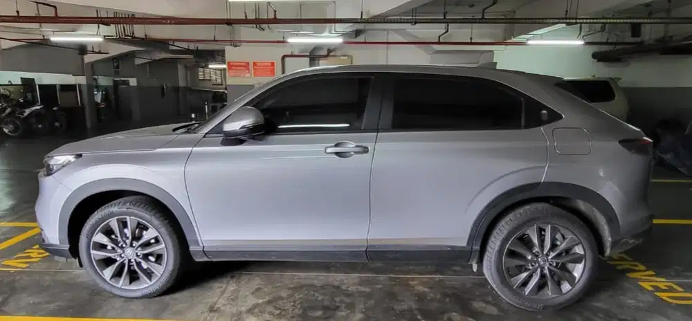 Honda HR-V SE 2022 Bensin Lunar Silver