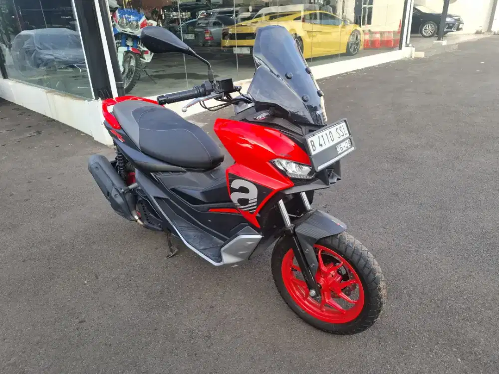 Aprilia SR GT 200
