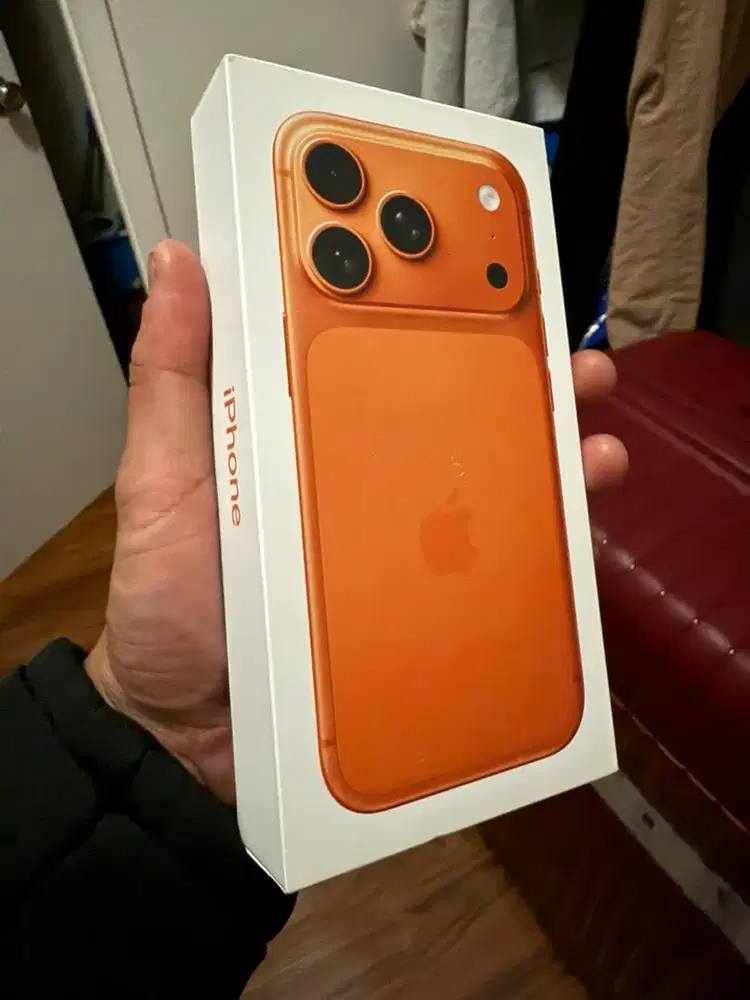 Iphone 17 Pro 256GB Cosmic Orange New USA