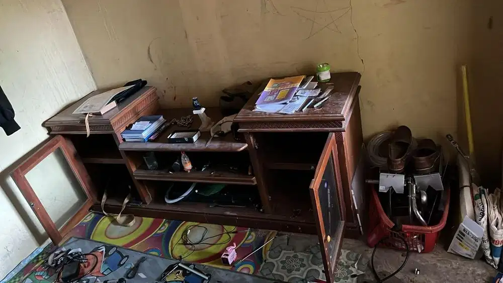 LEMARI TV, LEMARI HIAS, MEJA MAKAN + KURSI