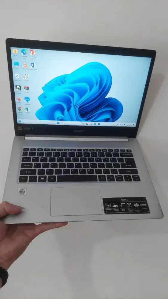 Menerima jasa instal ulang laptop berbagai merek