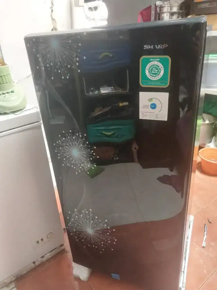 Kulkas sharp 1 pintu model sjx187 terbaru